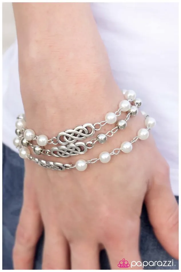 Paparazzi Jewelry Paparazzi Bracelet Ever Everlasting White Bracelets