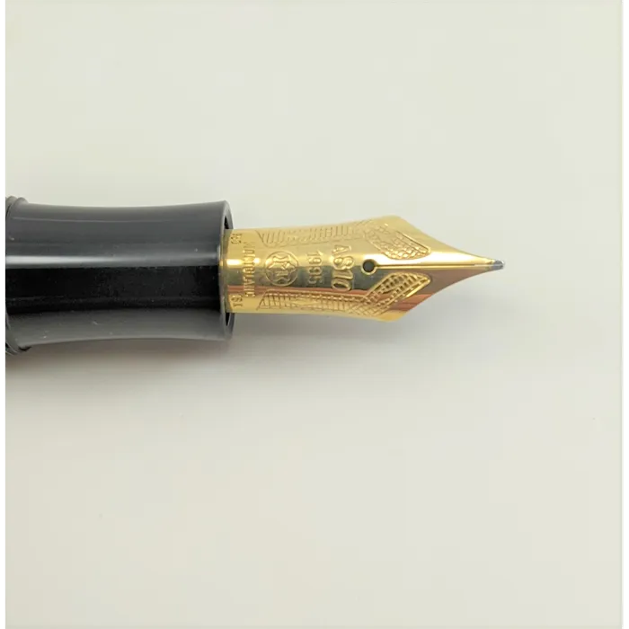 PreStyled Sets Montblanc Montblanc Voltaire Fountain Pen 18K Gold Nib Estate PreStyled Sets Montblanc Montblanc Voltaire Fountain Pen 18K Gold Nib Estate