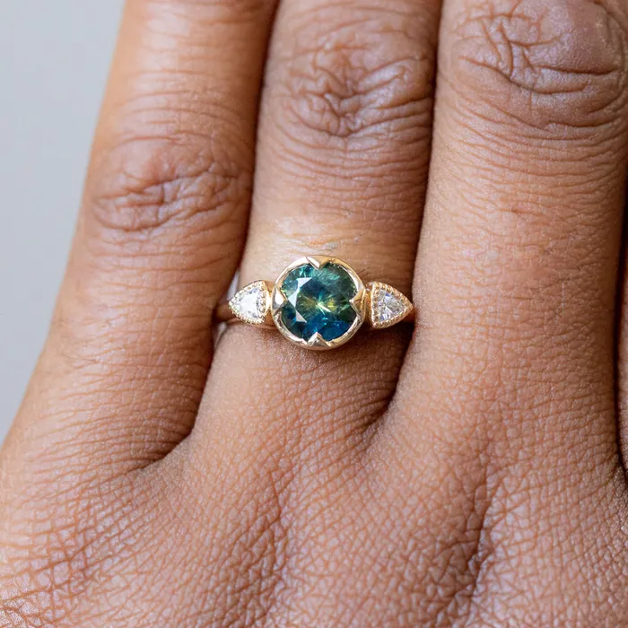 Anueva Jewelry Rings 139ct Australian Parti Sapphire Three Stone Compass Set Low Profile Milgrain Antique Ring in 14k Yellow Gold