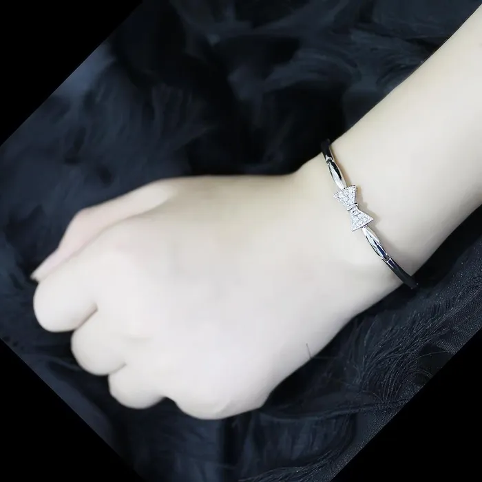 LO4742 Rhodium Brass Bracelet with Top Grade Crystal in Clear Alamode Bracelets