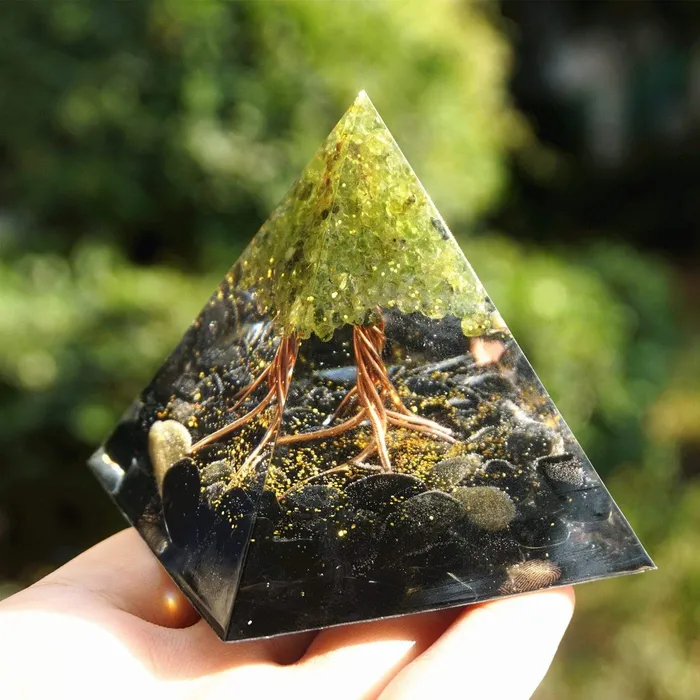 wickedafstore Peridot Obsidian Tree of Life Orgone Pyramid Necklaces